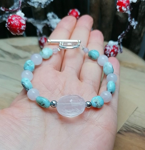 Náramok z minerálu ruženín a larimar
