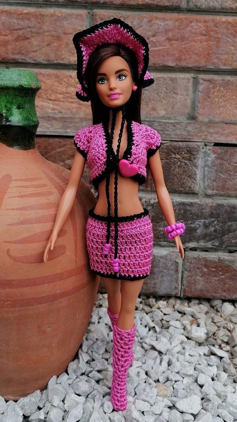 Háčkovaný komplet pre Barbie
