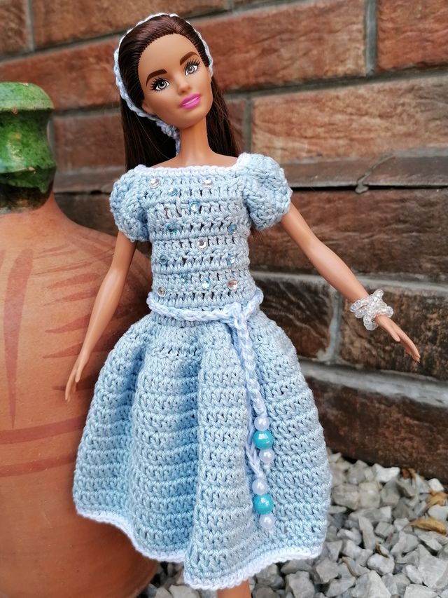 Háčkované šaty pre Barbie