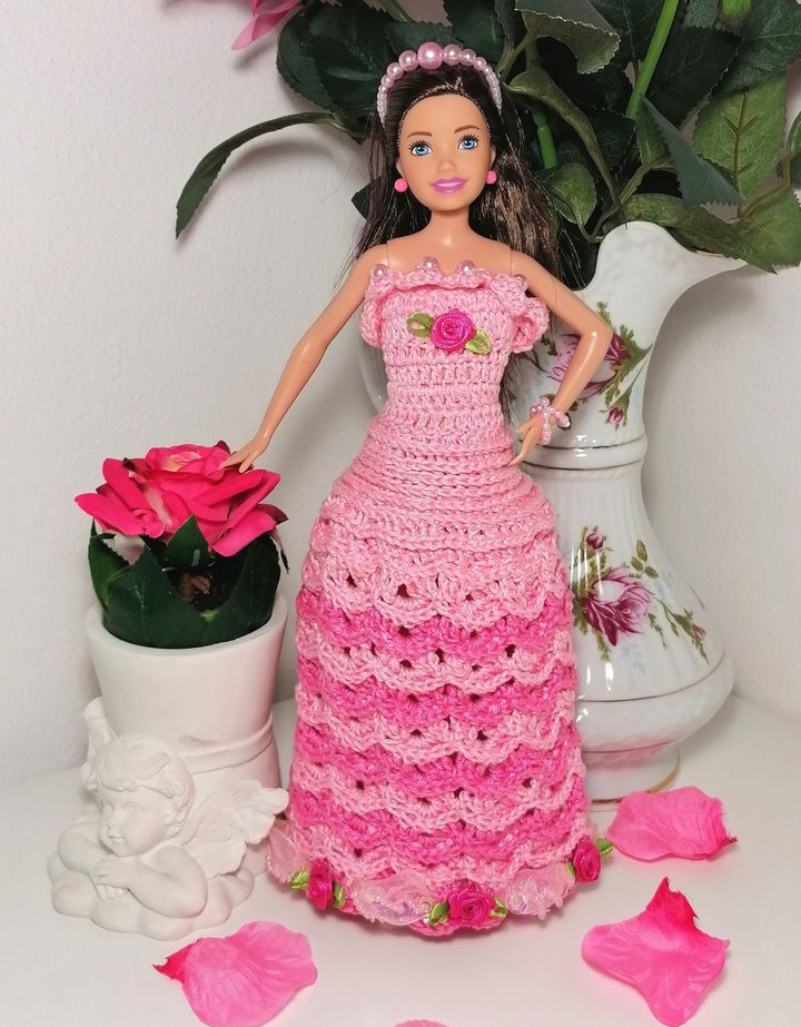 Háčkované šaty pre Barbie