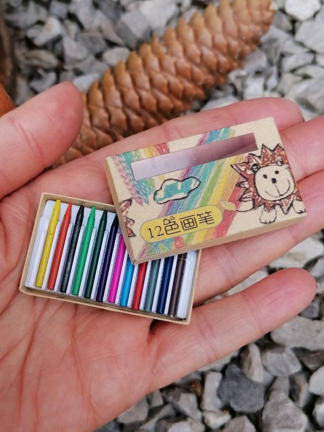 Pastelky pre bábiku